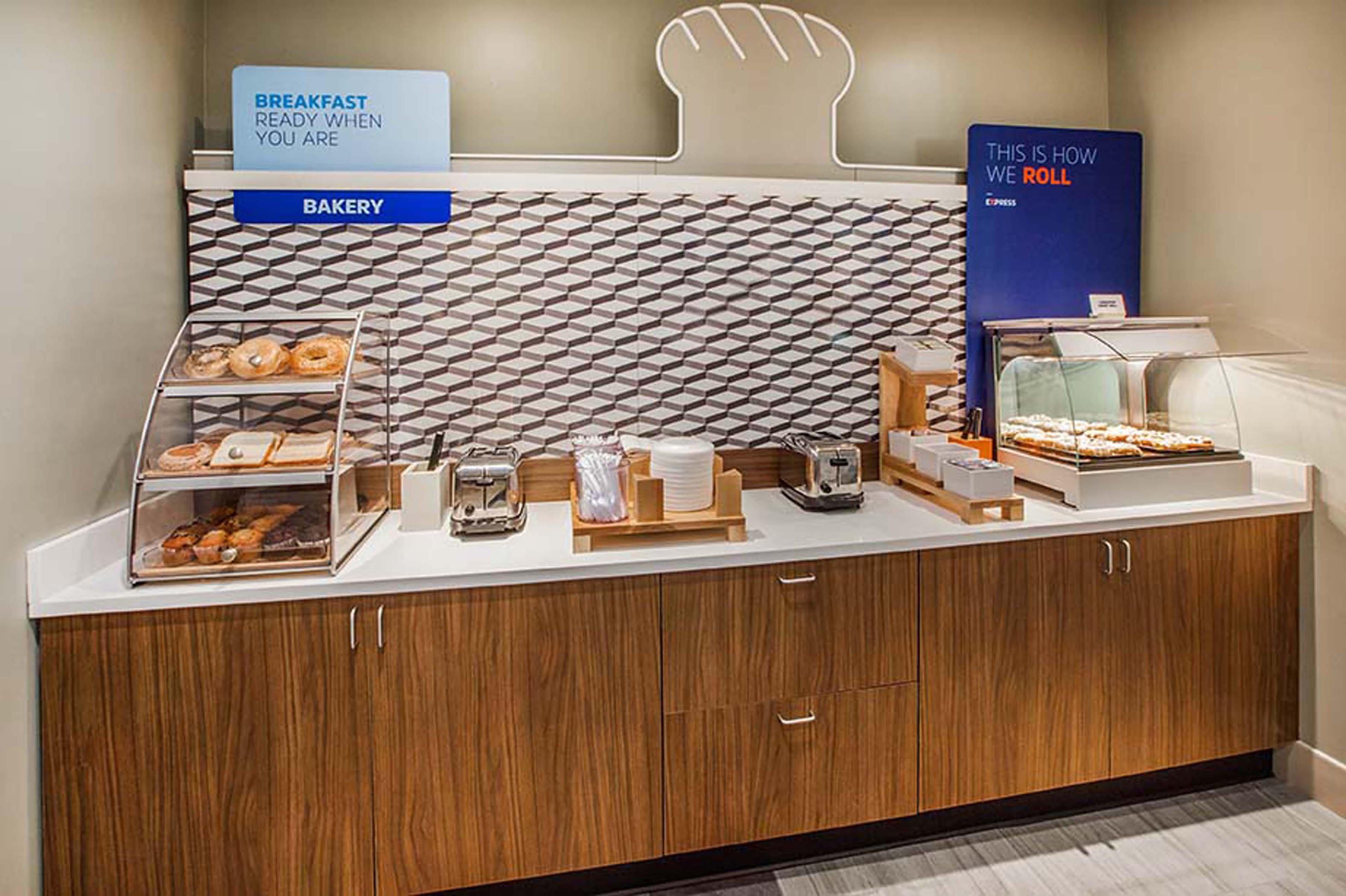 Holiday Inn Express Toledo North By Ihg Exteriör bild
